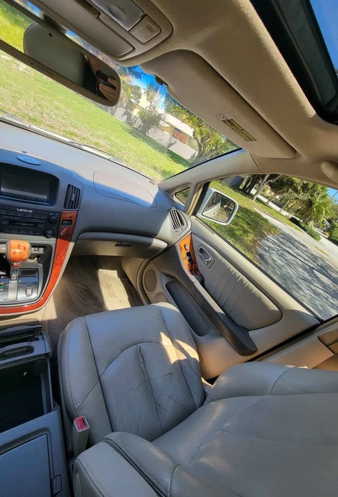 2003 Lexus RX 1st Gen - Image 11 of 15