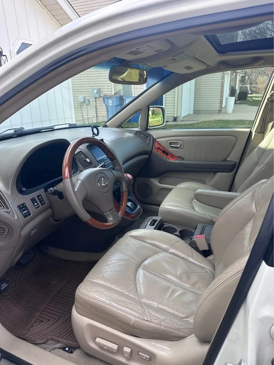 2003 Lexus RX 1st Gen - Image 5 of 8