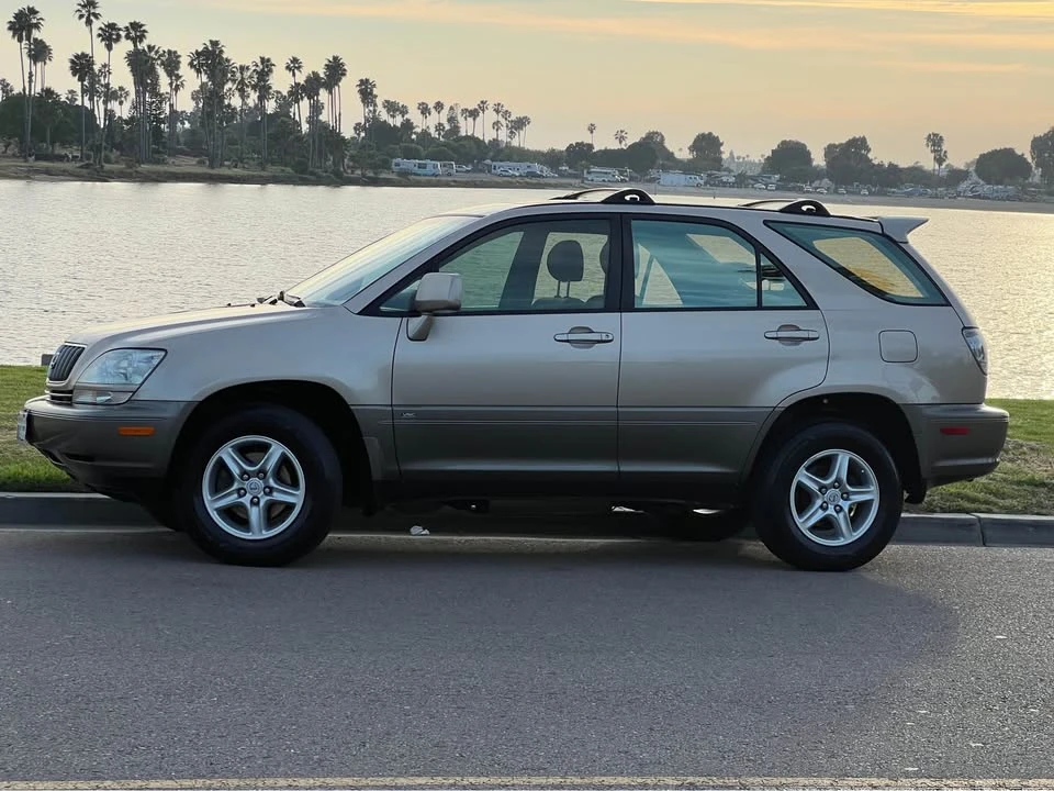 2003 Lexus RX 1st Gen - Image 9 of 17