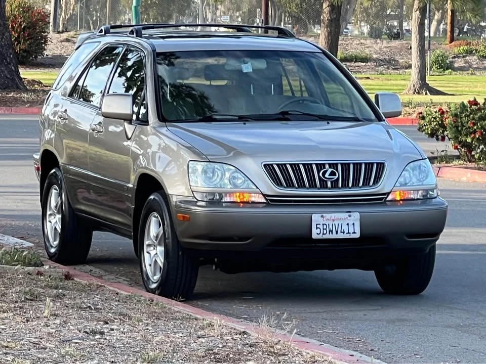2003 Lexus RX 1st Gen - Image 2 of 17