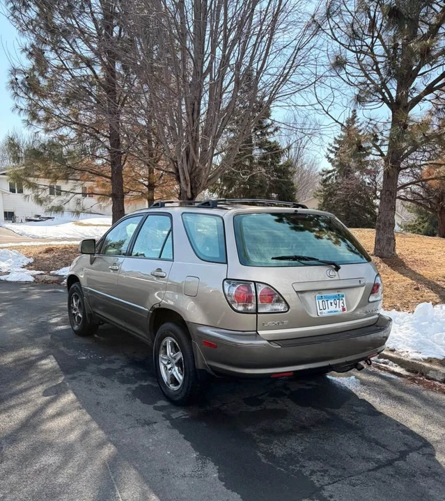 2003 Lexus RX 1st Gen - Image 3 of 4