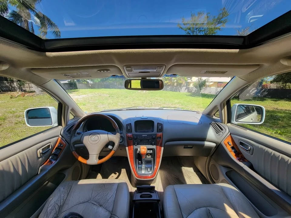 2003 Lexus RX 1st Gen - Image 12 of 15