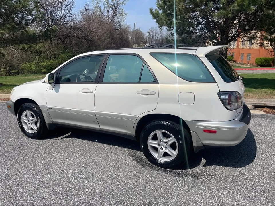 2003 Lexus RX 1st Gen - Image 2 of 7