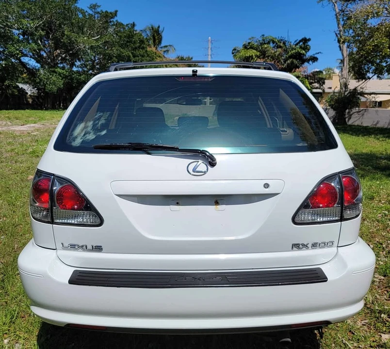 2003 Lexus RX 1st Gen - Image 2 of 15