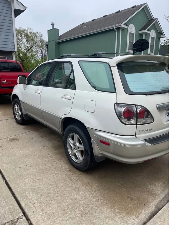 2003 Lexus RX 1st Gen - Image 4 of 8