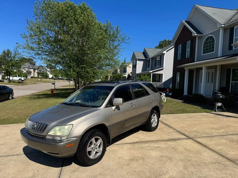 2003 Lexus RX 1st Gen - Image 11 of 13