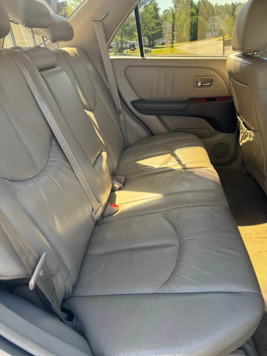 2003 Lexus RX 1st Gen - Image 10 of 13