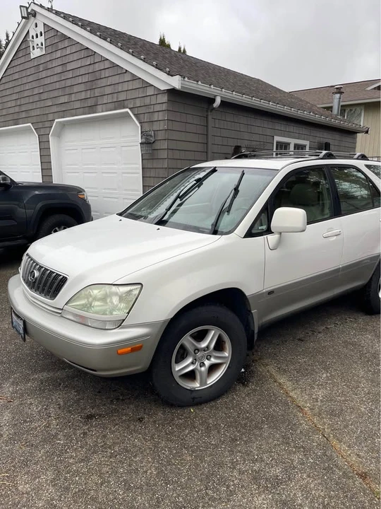 2003 Lexus RX 1st Gen - Image 2 of 5