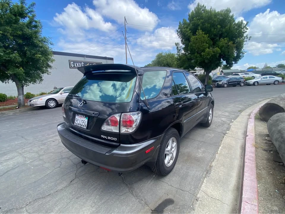 2003 Lexus RX 1st Gen - Image 6 of 13