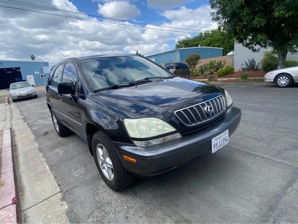 2003 Lexus RX 1st Gen - Image 4 of 13