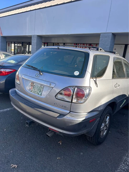 2003 Lexus RX 1st Gen - Image 3 of 14