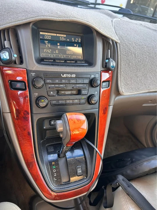 2003 Lexus RX 1st Gen - Image 10 of 14
