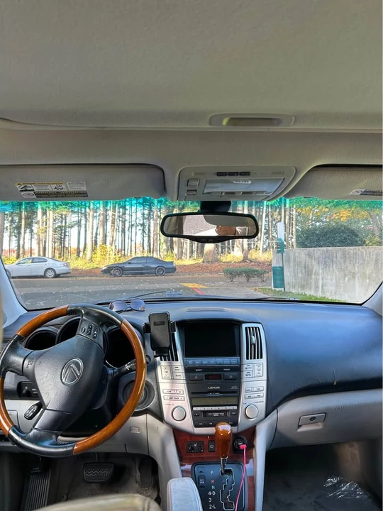 2003 Lexus RX 2nd Gen - Image 10 of 12
