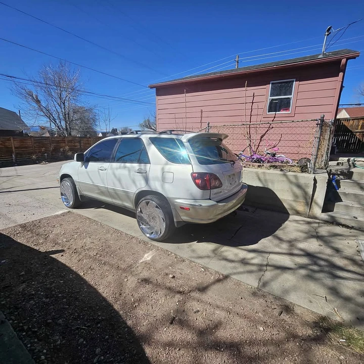 2003 Lexus RX 2nd Gen - Image 3 of 11
