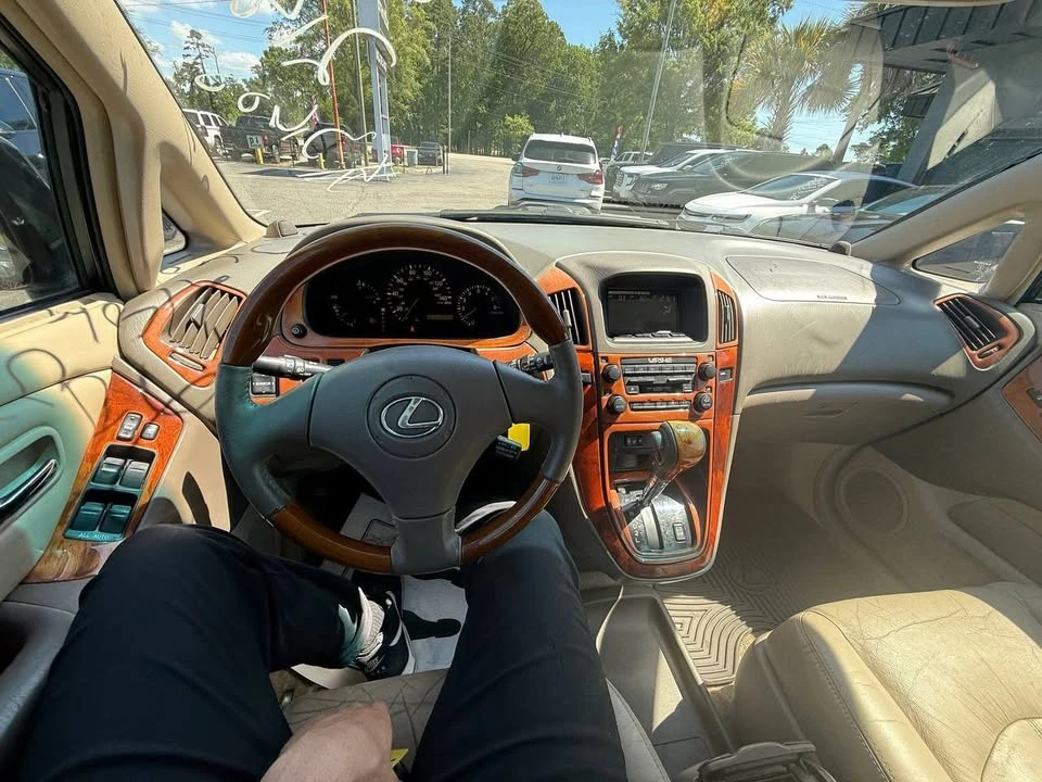2003 Lexus RX 1st Gen - Image 5 of 6
