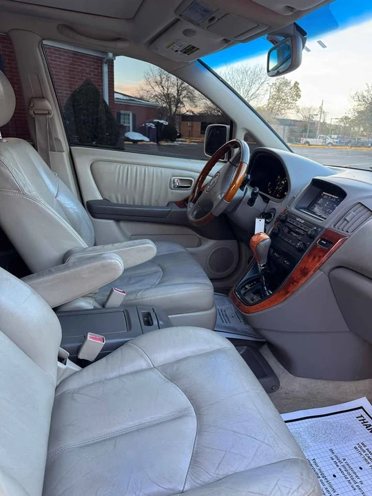 2003 Lexus RX 1st Gen - Image 11 of 18
