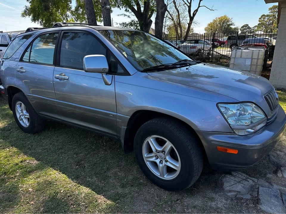 2003 Lexus RX 1st Gen - Image 4 of 17