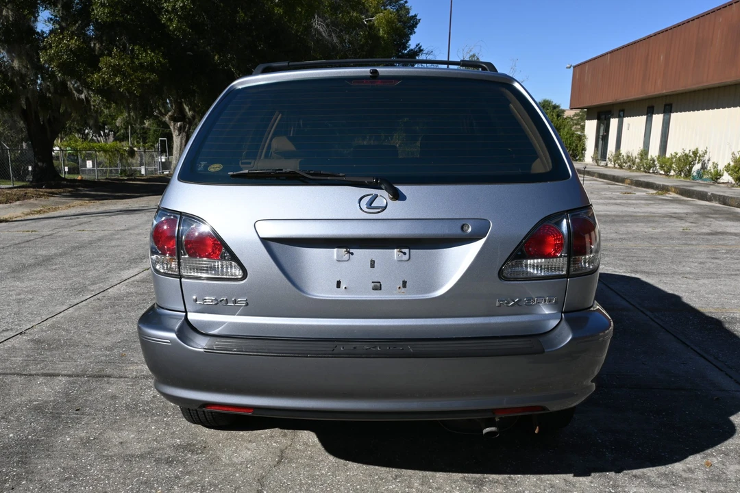 2003 Lexus RX 1st Gen - Image 19 of 31