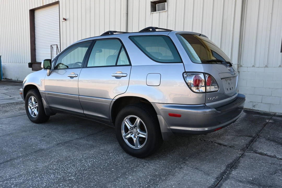 2003 Lexus RX 1st Gen - Image 17 of 31