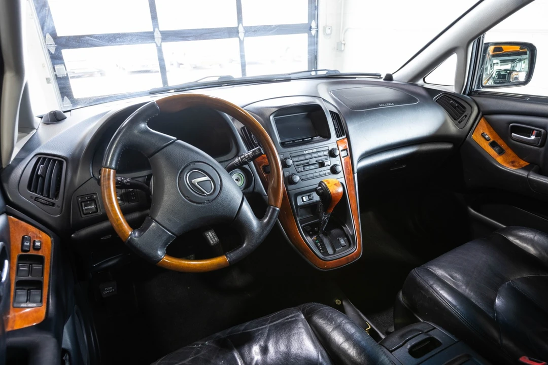 2003 Lexus RX 1st Gen - Image 19 of 21