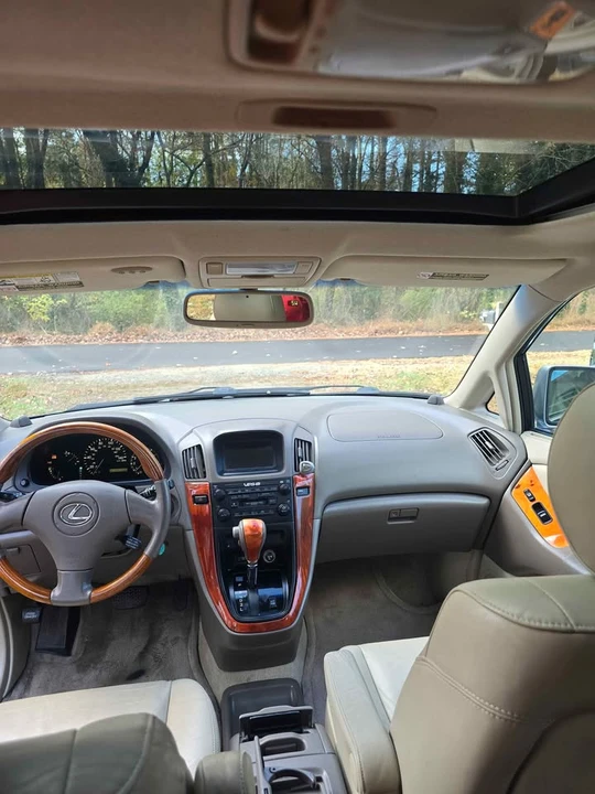 2003 Lexus RX 1st Gen - Image 6 of 10