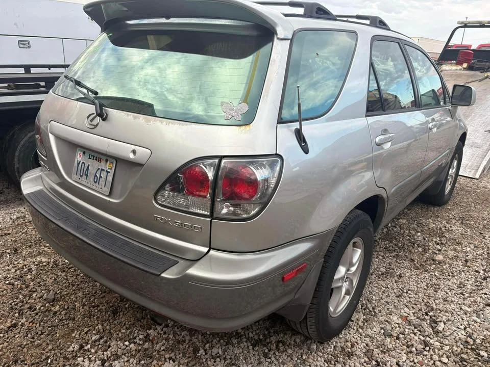 2003 Lexus RX 1st Gen - Image 5 of 5