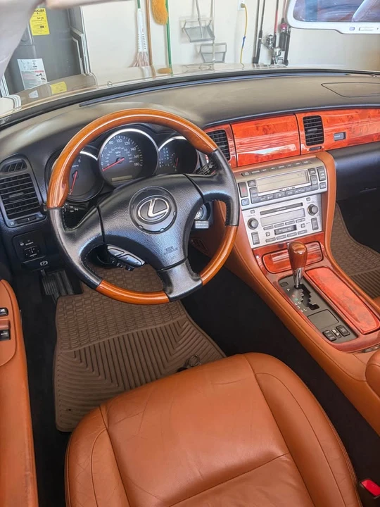 2003 Lexus SC430 - Image 9 of 10