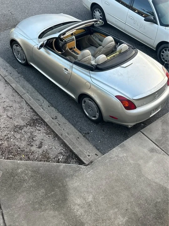 2003 Lexus SC430 - Image 3 of 4