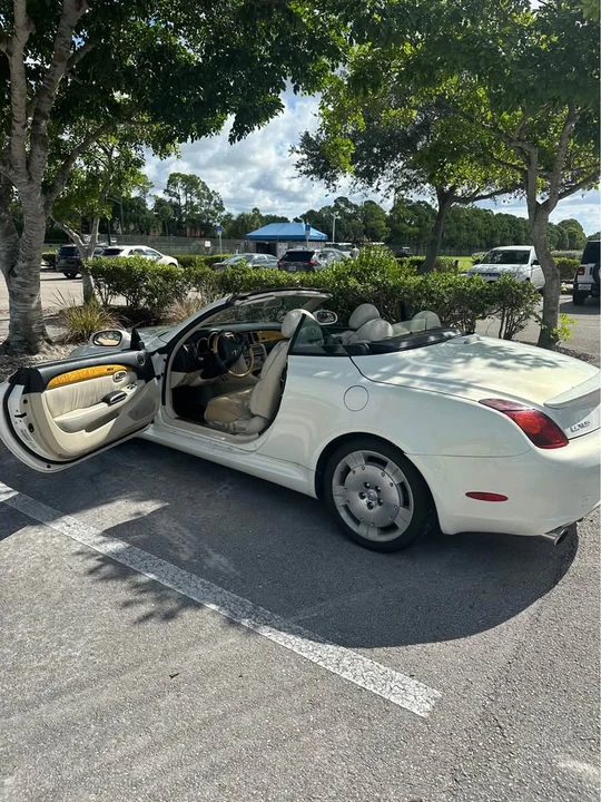2003 Lexus SC430 - Image 3 of 10