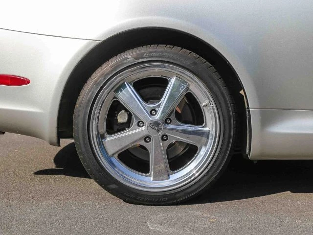 2003 Lexus SC430 - Image 11 of 21
