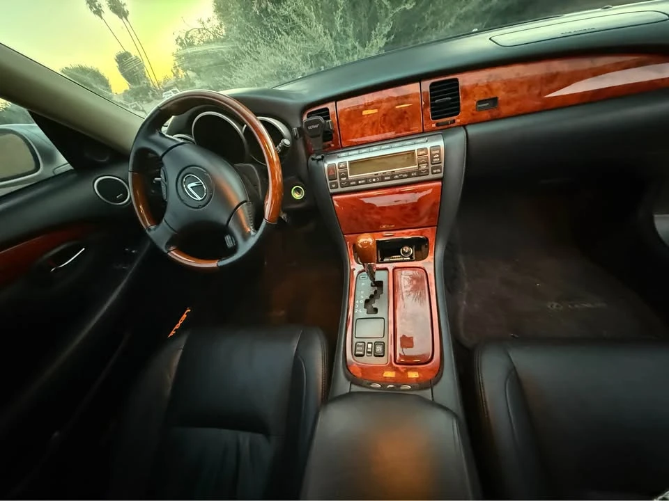2003 Lexus SC430 - Image 2 of 2