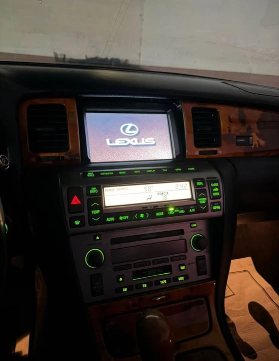 2003 Lexus SC430 - Image 5 of 14