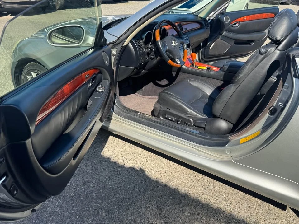 2003 Lexus SC430 - Image 10 of 20