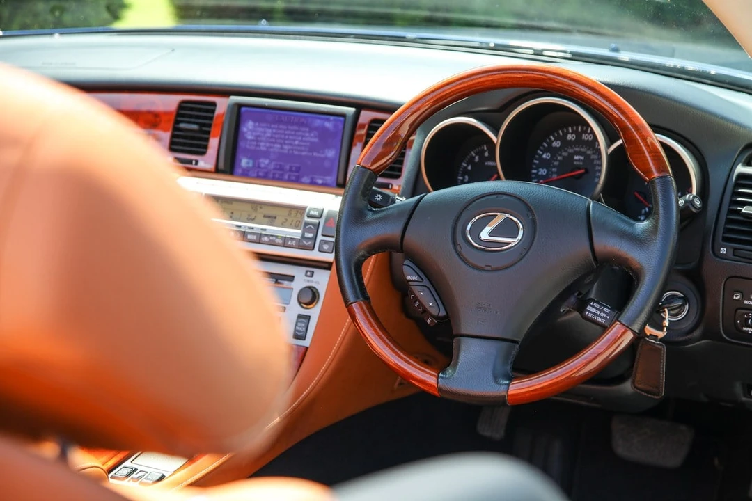 2003 Lexus SC430 - Image 27 of 30