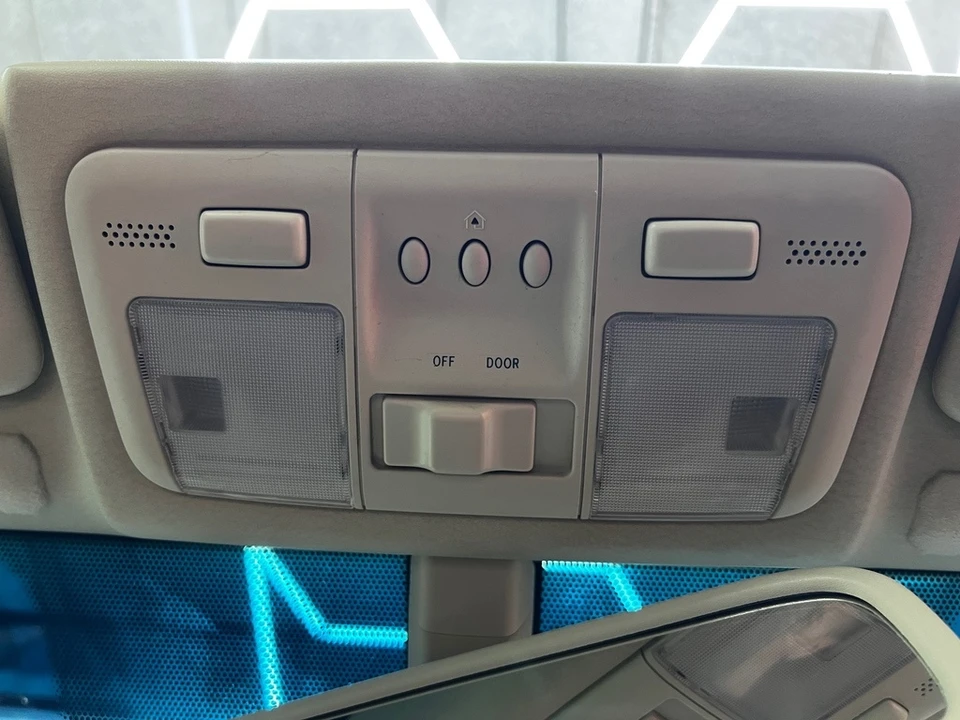 2003 Lexus SC430 - Image 30 of 31