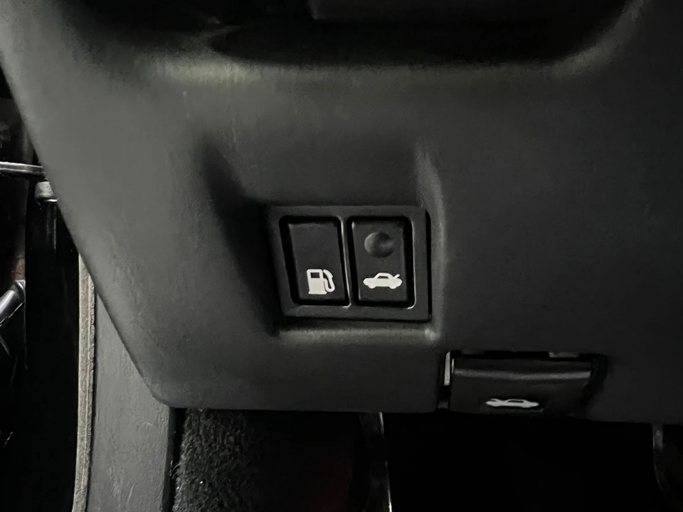 2003 Lexus SC430 - Image 25 of 31