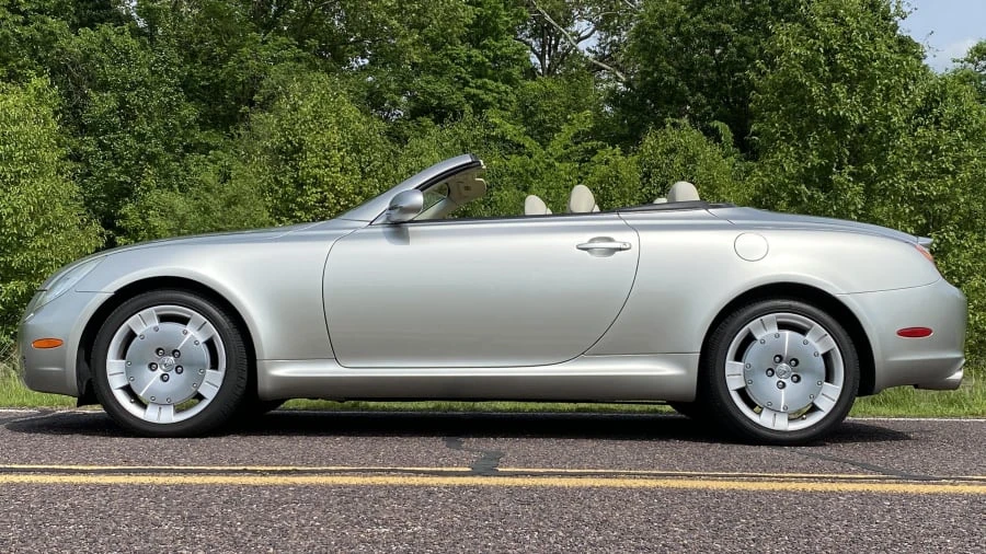 2003 Lexus SC430 - Image 2 of 31