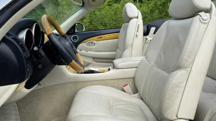 2003 Lexus SC430 - Image 5 of 31