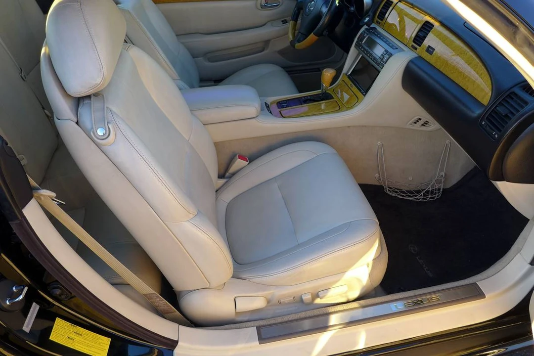 2003 Lexus SC430 - Image 17 of 23