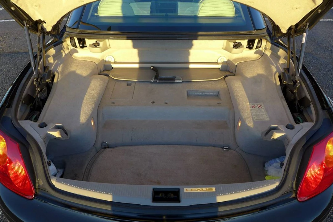 2003 Lexus SC430 - Image 14 of 23
