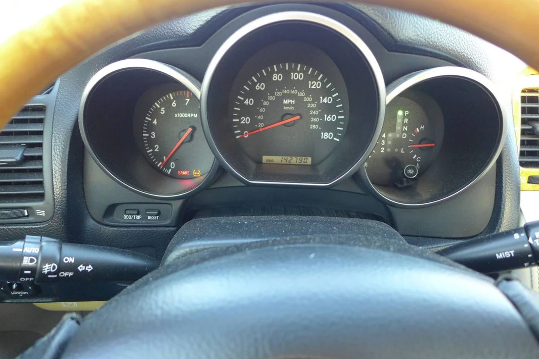 2003 Lexus SC430 - Image 2 of 23