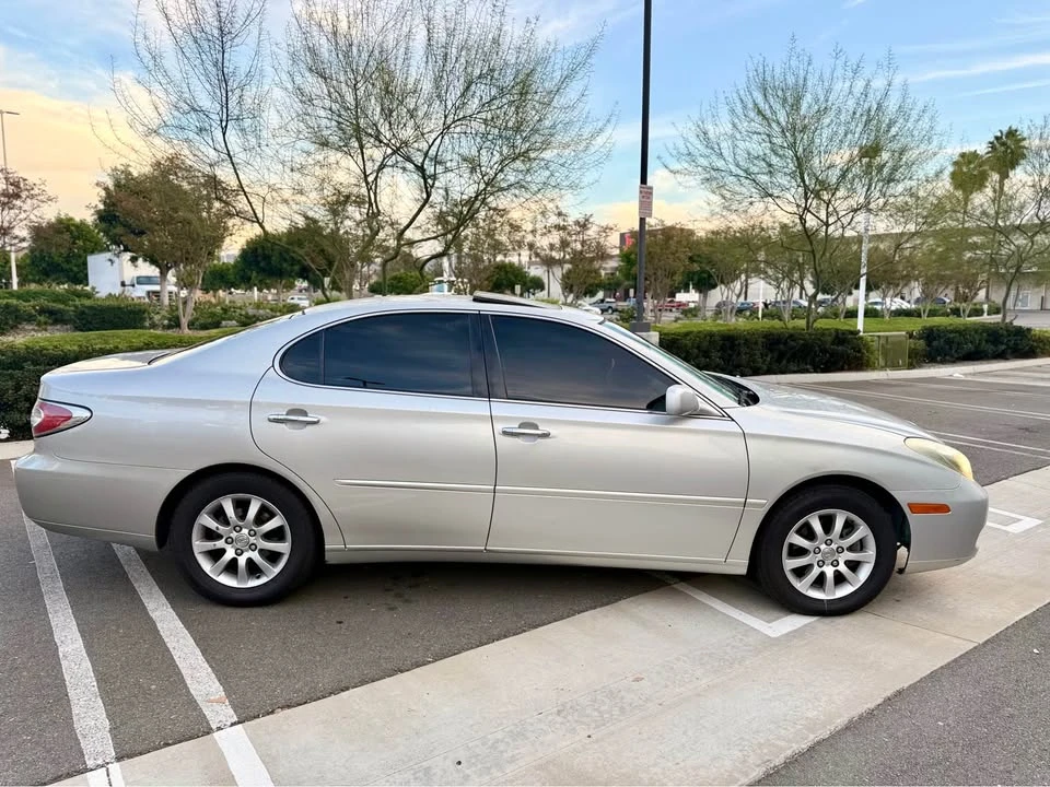 2003 Lexus ES 3rd Gen - Image 4 of 10