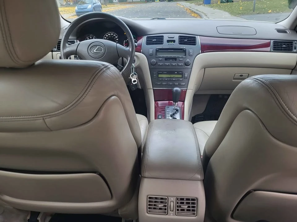 2003 Lexus ES 3rd Gen - Image 12 of 12