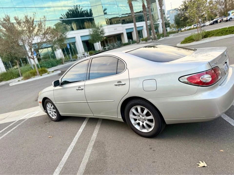 2003 Lexus ES 3rd Gen - Image 3 of 10