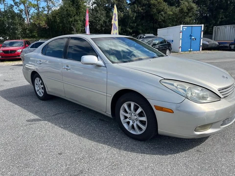 2003 Lexus ES 3rd Gen - Image 2 of 14