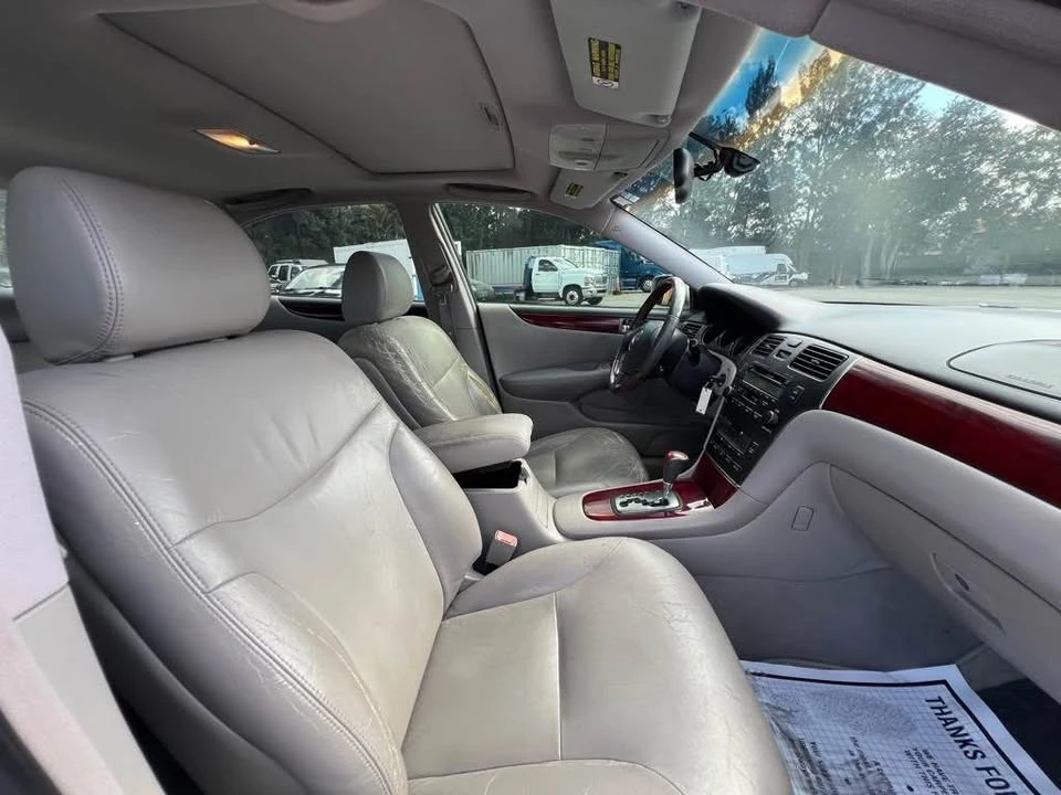 2003 Lexus ES 3rd Gen - Image 11 of 14