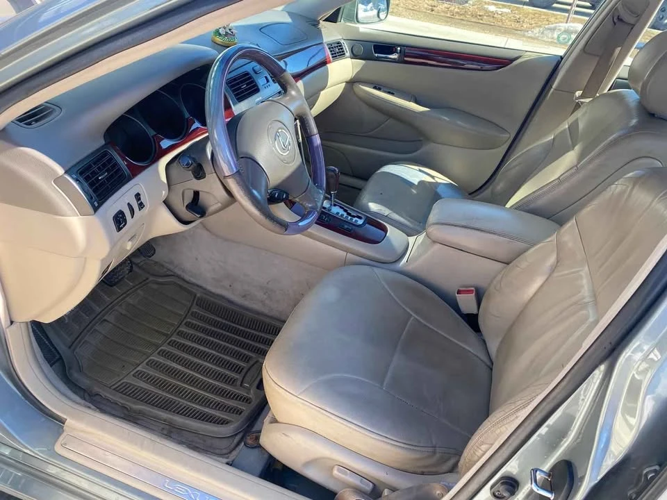 2003 Lexus ES 3rd Gen - Image 5 of 11
