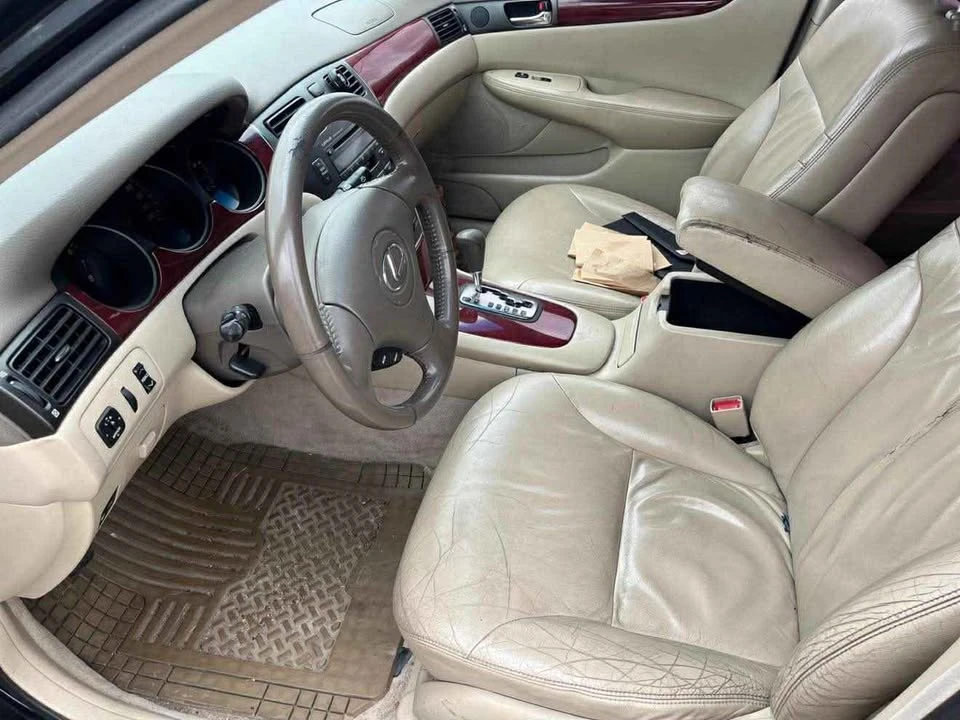 2003 Lexus ES 3rd Gen - Image 5 of 8