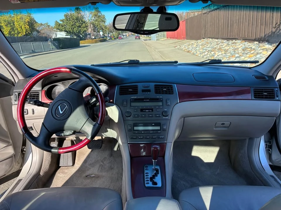 2003 Lexus ES 3rd Gen - Image 11 of 11