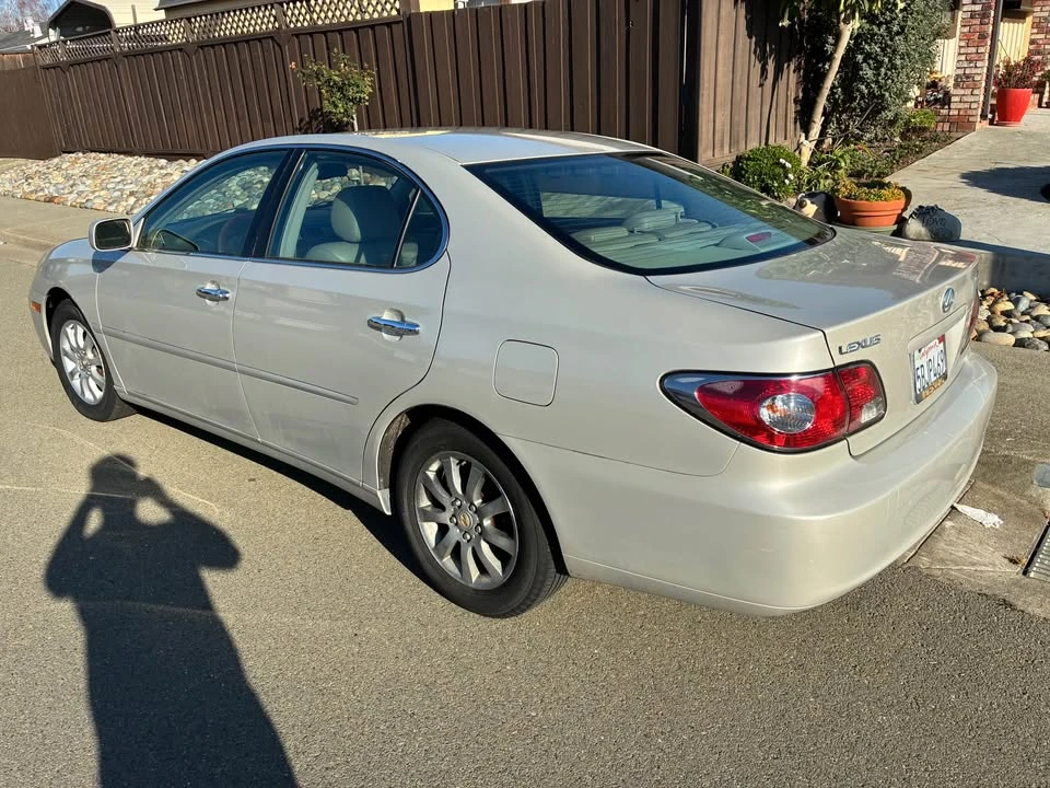 2003 Lexus ES 3rd Gen - Image 3 of 11